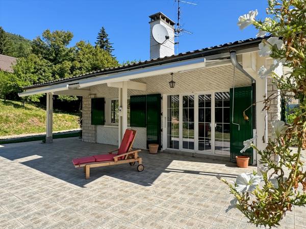 Chalet d’exception de 5 chambres sur les hauteurs de Gex – Vue panoramique sur le lac Léman
