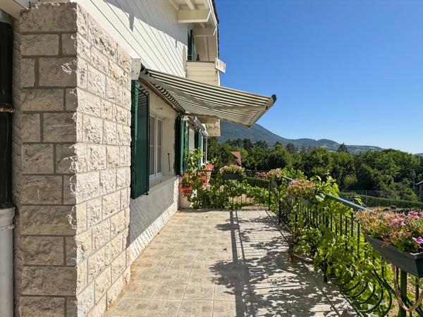 Chalet d’exception de 5 chambres sur les hauteurs de Gex – Vue panoramique sur le lac Léman