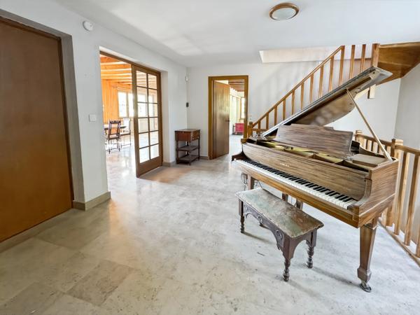 Chalet d’exception de 5 chambres sur les hauteurs de Gex – Vue panoramique sur le lac Léman