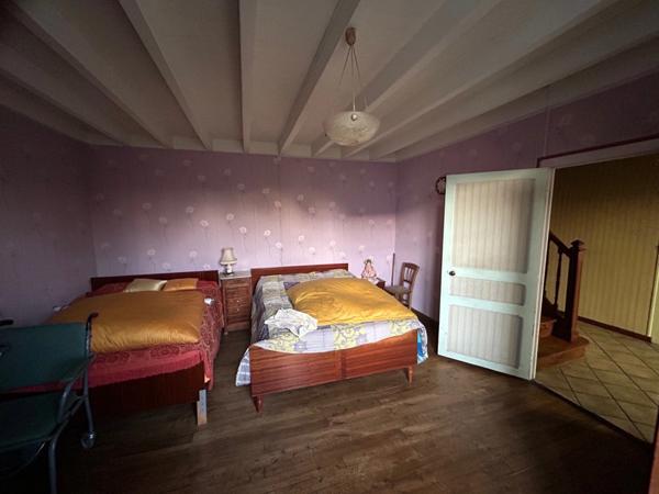 MAISON ANCIENNE A RÉNOVER, BIEN SITUÉE, 3 CHAMBRES, JARDIN 1500 M²