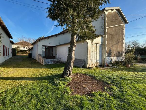 MAISON ANCIENNE A RÉNOVER, BIEN SITUÉE, 3 CHAMBRES, JARDIN 1500 M²