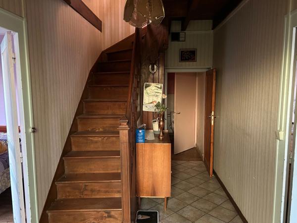 MAISON ANCIENNE A RÉNOVER, BIEN SITUÉE, 3 CHAMBRES, JARDIN 1500 M²