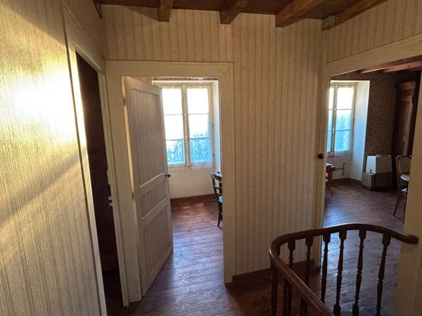 MAISON ANCIENNE A RÉNOVER, BIEN SITUÉE, 3 CHAMBRES, JARDIN 1500 M²