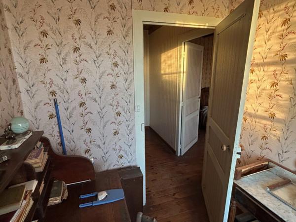 MAISON ANCIENNE A RÉNOVER, BIEN SITUÉE, 3 CHAMBRES, JARDIN 1500 M²