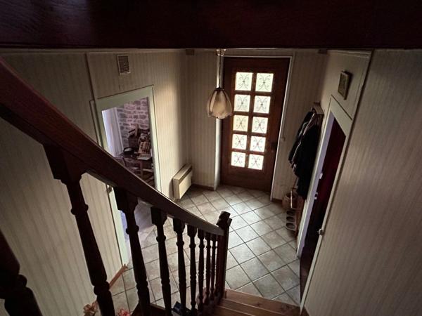 MAISON ANCIENNE A RÉNOVER, BIEN SITUÉE, 3 CHAMBRES, JARDIN 1500 M²