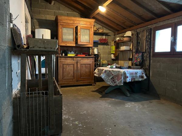 MAISON ANCIENNE A RÉNOVER, BIEN SITUÉE, 3 CHAMBRES, JARDIN 1500 M²