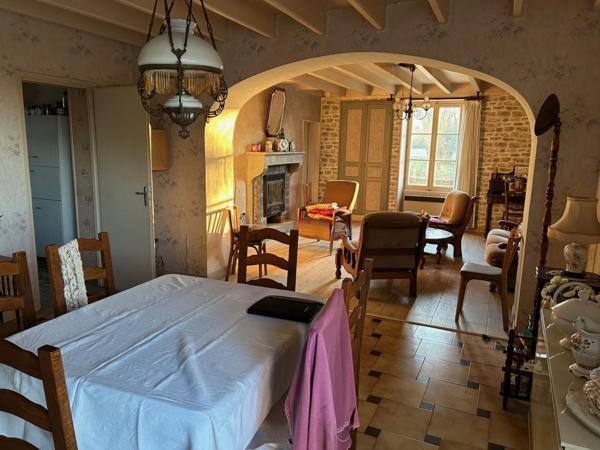 MAISON ANCIENNE A RÉNOVER, BIEN SITUÉE, 3 CHAMBRES, JARDIN 1500 M²