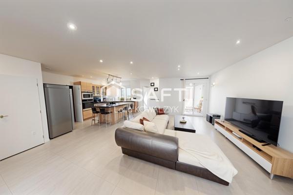 MAISON DE PLAIN-PIED AVEC PISCINE – QUARTIER TRÈS RECHERCHÉ