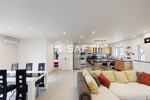 MAISON DE PLAIN-PIED AVEC PISCINE – QUARTIER TRÈS RECHERCHÉ