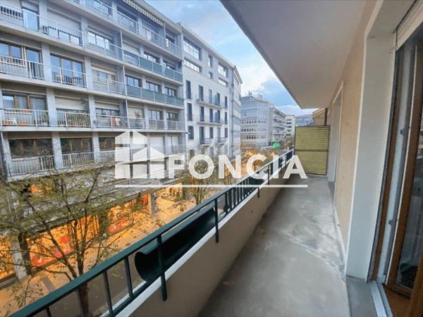 Location Appartement 2 pièces 53.4 m² - 1 RUE DU COMMERCE Annemasse 74100