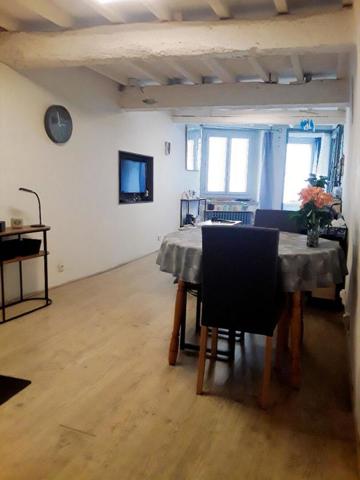 Maison Saint Hilaire 3 pièces 100 m2, 2 Ch et un bel extérieur plus grange