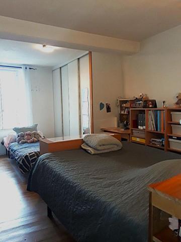 Maison Saint Hilaire 3 pièces 100 m2, 2 Ch et un bel extérieur plus grange