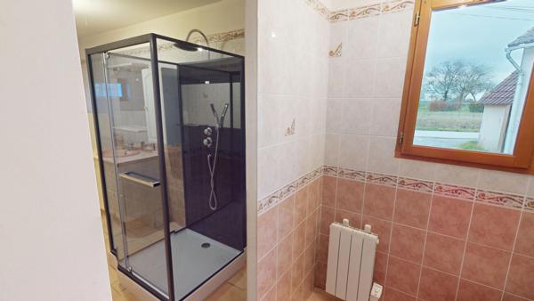 Maison de Plain pied dans un hammeau commune Etrechet