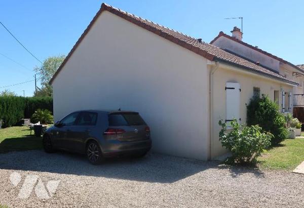 Pavillon de plain-pied, env. 78m2 habitables, construit en 2006 et comprenant :
. entrée dans ...