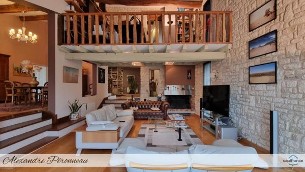 Dpt Vendée (85), à vendre FONTENAY LE COMTE maison d'architecte P9 de 307 m² - Terrain de 4000 m²