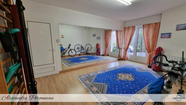 Dpt Vendée (85), à vendre FONTENAY LE COMTE maison d'architecte P9 de 307 m² - Terrain de 4000 m²