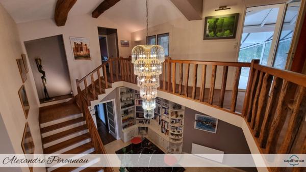 Dpt Vendée (85), à vendre FONTENAY LE COMTE maison d'architecte P9 de 307 m² - Terrain de 4000 m²