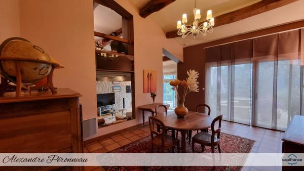 Dpt Vendée (85), à vendre FONTENAY LE COMTE maison d'architecte P9 de 307 m² - Terrain de 4000 m²