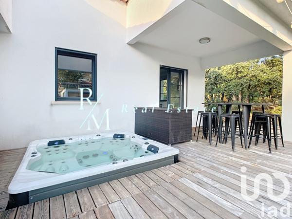 Maison à vendre 10 pièces 265 m² Rognes