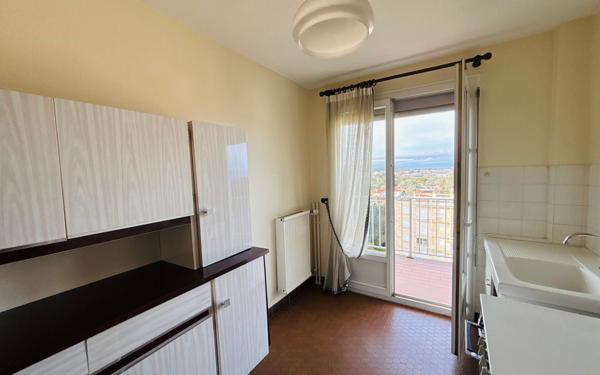 Appartement à vendre    6 pièces • 150,78 m2 Romans-sur-Isère