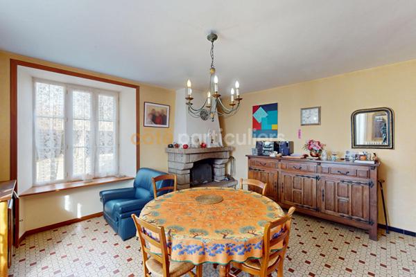 Vente Maison160 m² - 6 Pièces - MOYON VILLAGES (50860)