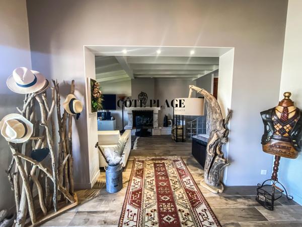 Vaux-sur-Mer (17640) VAUX-SUR-MER - MAISON ENTIEREMENT RÉNOVÉE AVEC GOÛT AU PRIX DE 599 000 € FAI