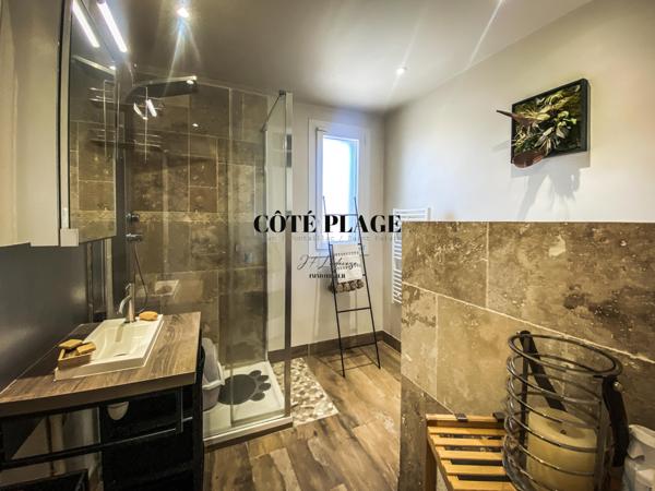 Vaux-sur-Mer (17640) VAUX-SUR-MER - MAISON ENTIEREMENT RÉNOVÉE AVEC GOÛT AU PRIX DE 599 000 € FAI