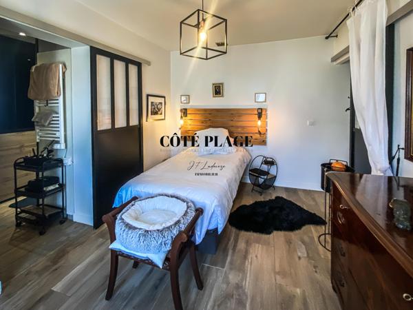 Vaux-sur-Mer (17640) VAUX-SUR-MER - MAISON ENTIEREMENT RÉNOVÉE AVEC GOÛT AU PRIX DE 599 000 € FAI