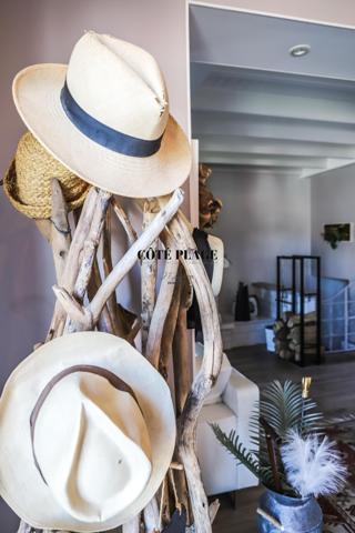 Vaux-sur-Mer (17640) VAUX-SUR-MER - MAISON ENTIEREMENT RÉNOVÉE AVEC GOÛT AU PRIX DE 599 000 € FAI