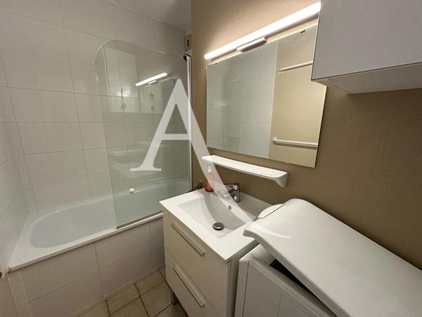 Studio avec cabine indépendante de 24m²