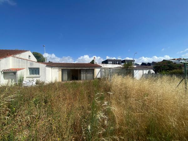 OPPORTUNITE RARE SUR UN SECTEUR RECHERCHE TERRAIN DE 354 M2 BORNE PLEIN SUD