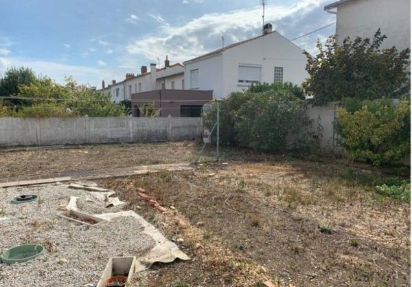 OPPORTUNITE RARE SUR UN SECTEUR RECHERCHE TERRAIN DE 354 M2 BORNE PLEIN SUD