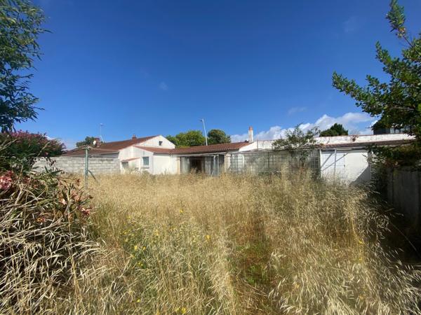 OPPORTUNITE RARE SUR UN SECTEUR RECHERCHE TERRAIN DE 354 M2 BORNE PLEIN SUD