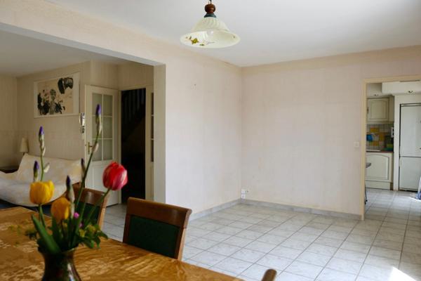 Maison à vendre à BEZANNES (51), 4 chambres + sous sol complet sur une parcelle de 743m2 arborée