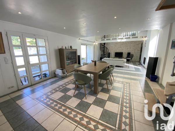 Maison à vendre 8 pièces 215 m² Availles-en-Châtellerault