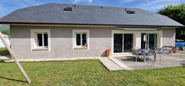 Maison
         5 pièces
        - 110 m² Exclusivité 329 000 € *