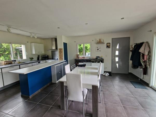 Maison
         5 pièces
        - 110 m² Exclusivité 329 000 € *