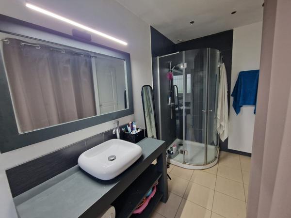 Maison
         5 pièces
        - 110 m² Exclusivité 329 000 € *