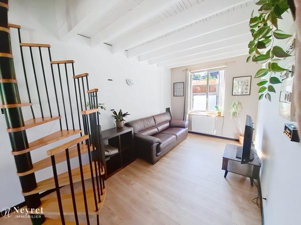 Opportunité à saisir pour investissement : Duplex T2 au cœur du village de 35,85 m² / Cave