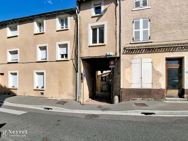 Opportunité à saisir pour investissement : Duplex T2 au cœur du village de 35,85 m² / Cave