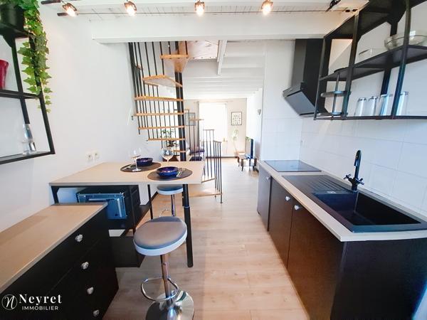 Opportunité à saisir pour investissement : Duplex T2 au cœur du village de 35,85 m² / Cave