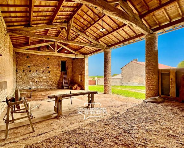 Ensemble immobilier proche rouillac