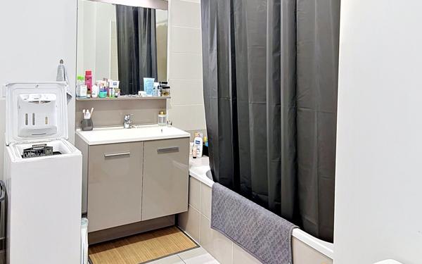 Appartement à vendre    2 pièces • 46,85 m2 Lyon 8