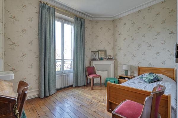 Argenteuil (95100) A vendre Argenteuil centre, Villa avec bureaux, 264 m2, 6 chambres, terrain de 925 m2