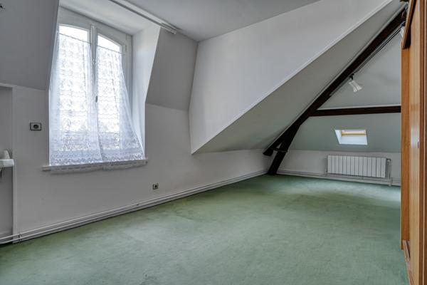 Argenteuil (95100) A vendre Argenteuil centre, Villa avec bureaux, 264 m2, 6 chambres, terrain de 925 m2