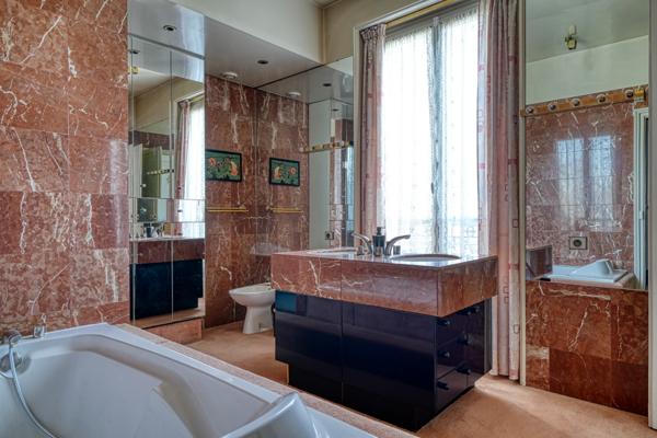 Argenteuil (95100) A vendre Argenteuil centre, Villa avec bureaux, 264 m2, 6 chambres, terrain de 925 m2