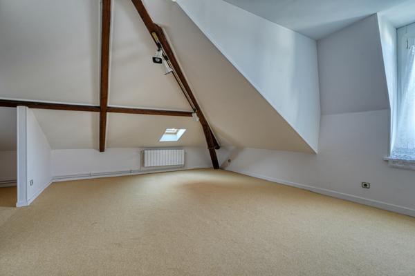 Argenteuil (95100) A vendre Argenteuil centre, Villa avec bureaux, 264 m2, 6 chambres, terrain de 925 m2