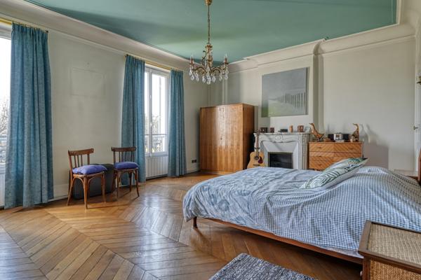 Argenteuil (95100) A vendre Argenteuil centre, Villa avec bureaux, 264 m2, 6 chambres, terrain de 925 m2