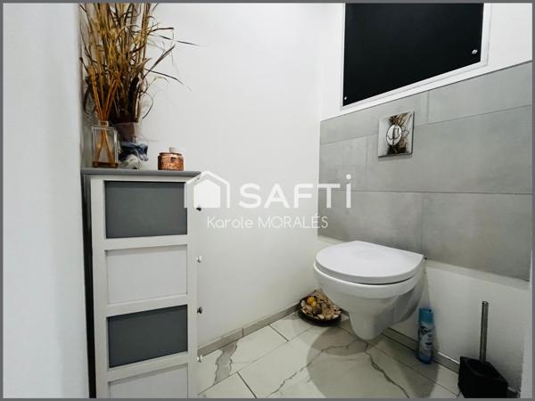 CANET EN ROUSSILON PLAGE, STUDIO VENDU  MEUBLE,AVEC BALCON VUE MER LATERALE!