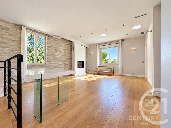 Maison à vendre  6 pièces - 160 m 2   ANTIBES  - 06
